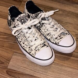 Converse Chuck Taylor Low Top Sneakers LIMITED EDITION
